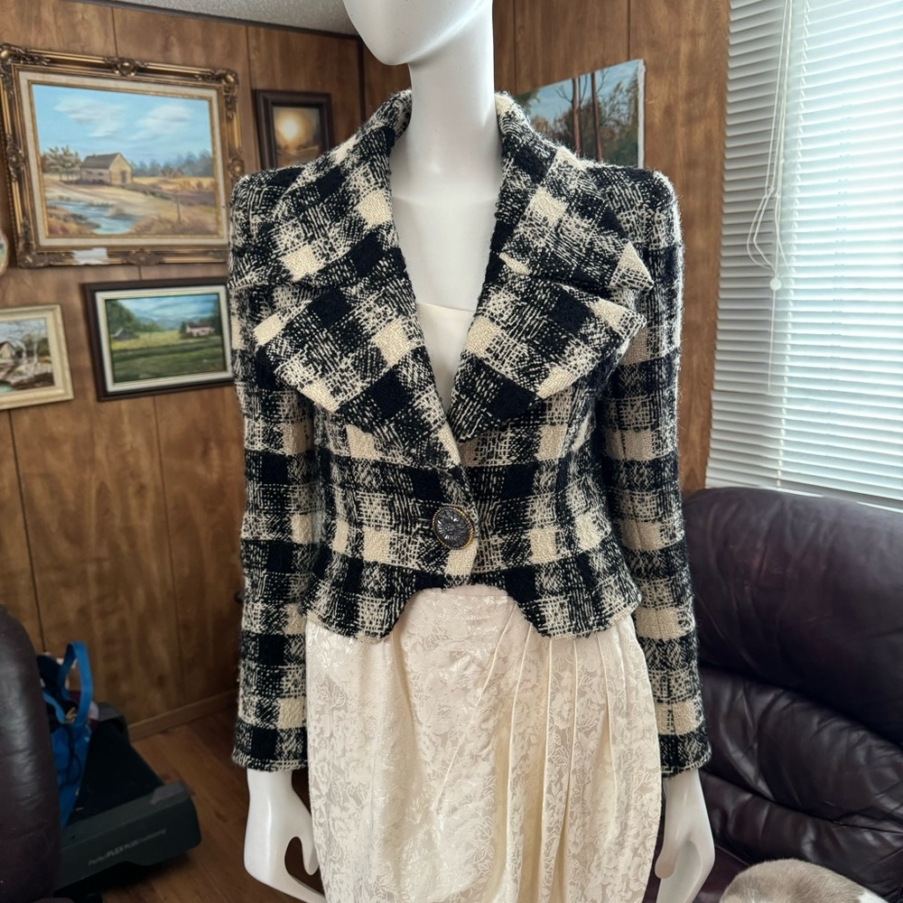 Karl Lagerfeld Black and Cream Plaid Tweed Fitted Blazer